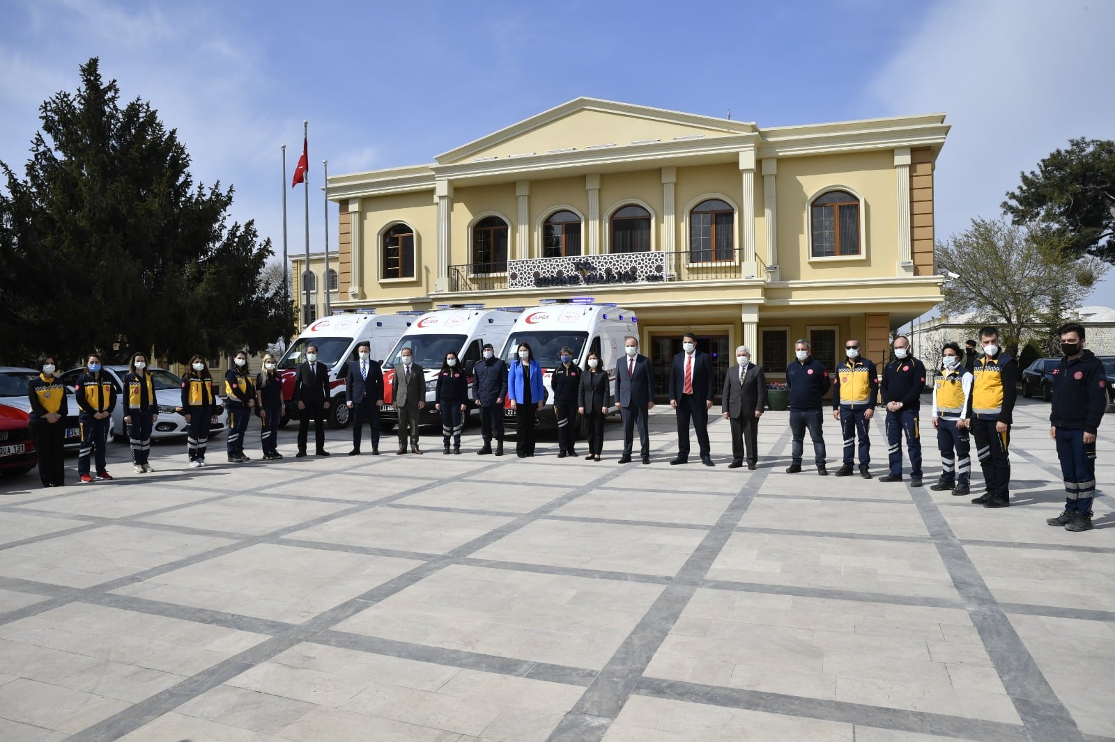 SAĞLIK ORDUSUNA 4 YENİ AMBULANS
