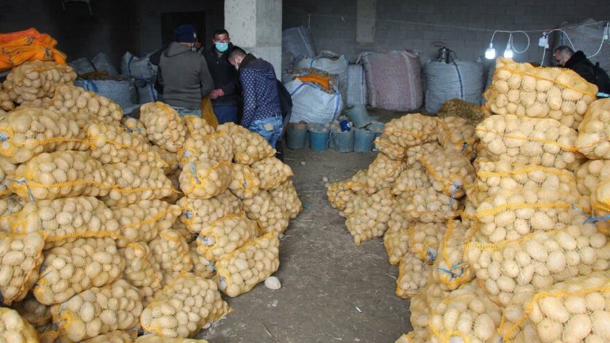 PATATES VE SOĞANLAR TMO’YA KALDI