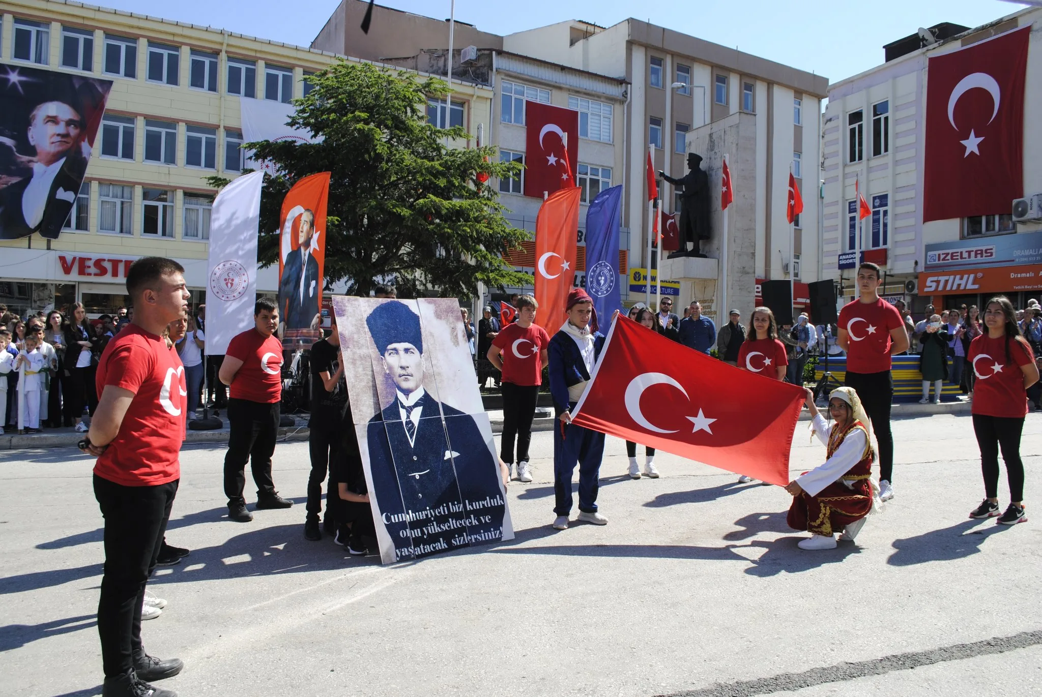 GELDİKLERİ GİBİ GİDERLER