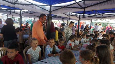 UZUNKÖPRÜ’DE “ÇOCUK ŞENLİĞİ” COŞKUSU YAŞANDI.