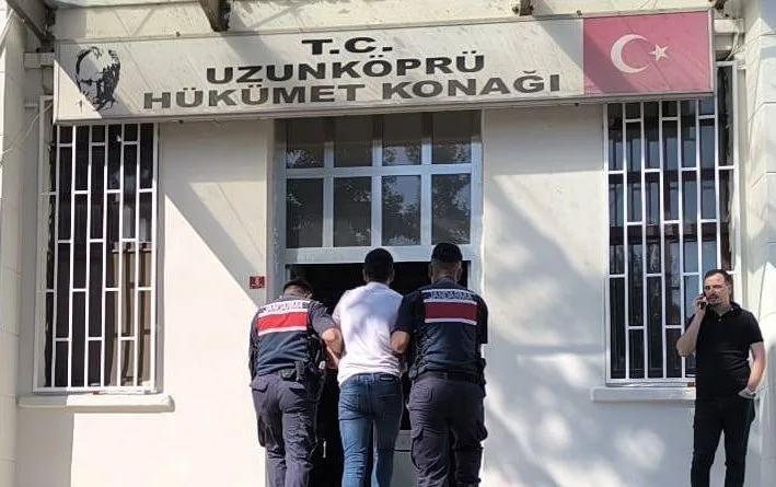 HIRSIZLIKTAN HAPİS CEZASI BULUNAN FİRARİ YAKALANDI