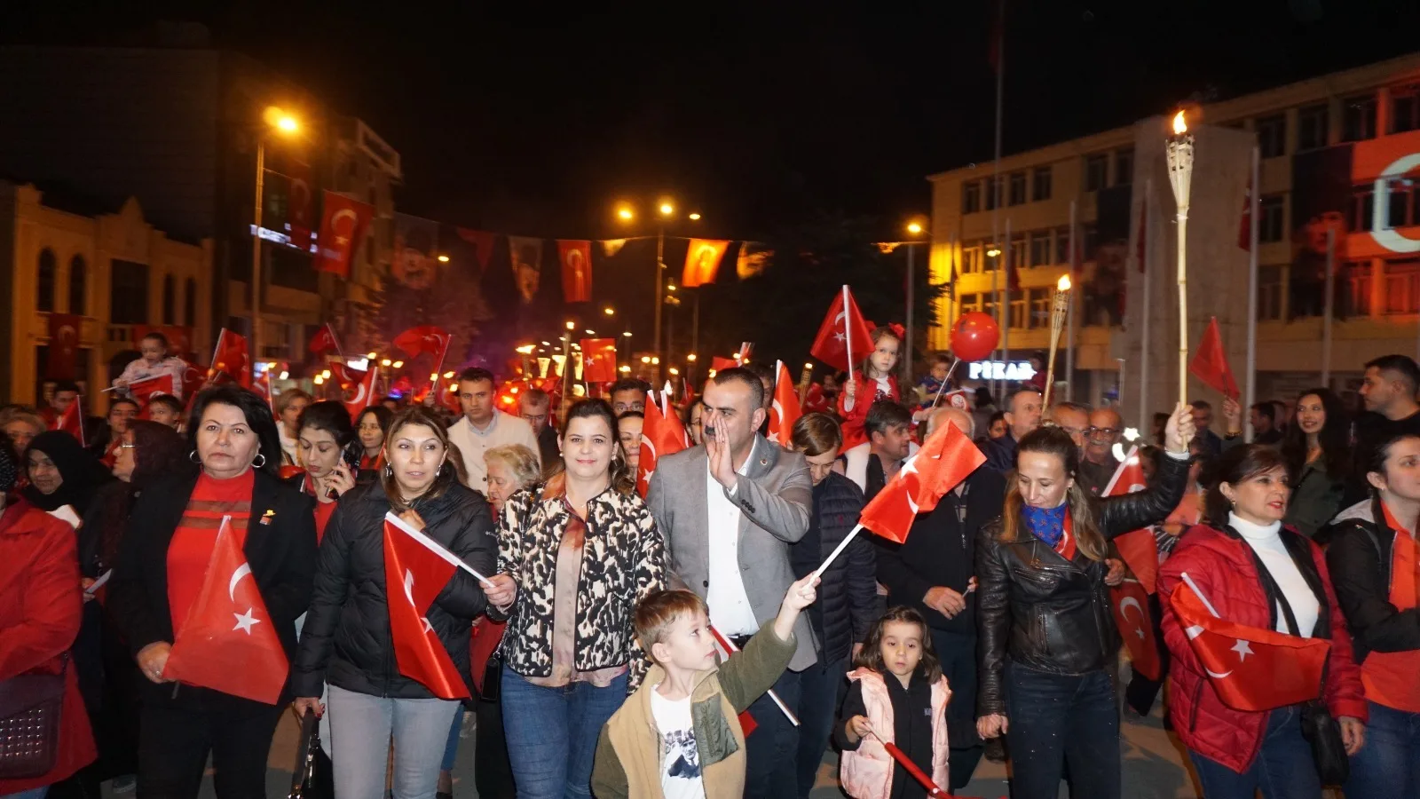 UZUNKÖPRÜ BELEDİYESİ’NDEN MUHTEŞEM KUTLAMA