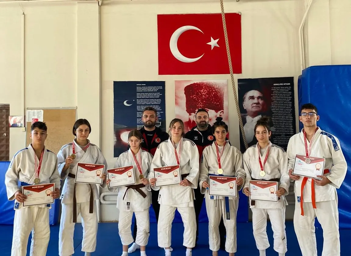 JUDODA MÜTHİŞ UZUNKÖPRÜ BAŞARISI
