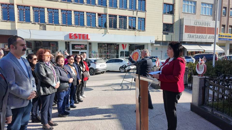 Biz anneyiz, kardeşiz, evladız, BİZ KADINIZ!